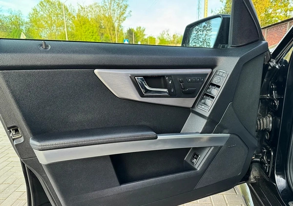Mercedes-Benz GLK cena 56900 przebieg: 231000, rok produkcji 2009 z Płock małe 704